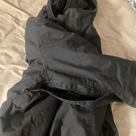 North face Black winter jacket - Picture 3 of 3